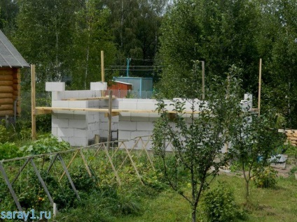 Construcții vărsat 6x4 din blocuri de spumă cu mâinile lor (blocuri de spumă) Construcții vărsat 6x4 din blocuri de spumă cu mâinile lor