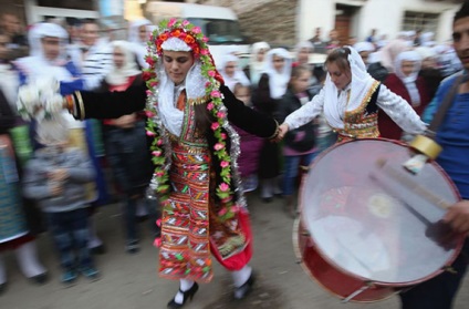 ceremonii de nuntă și tradiții - o nuntă tradițională în Bulgaria, portal de nunta București (ritualuri și obiceiuri de nuntă) ceremonii de nuntă și tradiții - o nuntă tradițională în Bulgaria, portal de nunta București