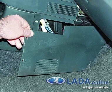 relee Schema și siguranțe toci Înaintea (pompa de siguranțe Inainte de combustibil care se află) Conducerea relee și siguranțe fuzibile Lada Priora
