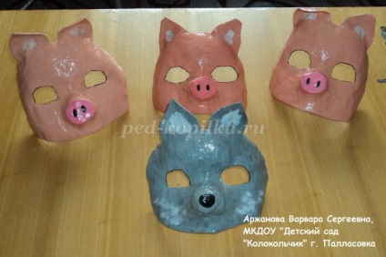 porc masca de teatru cu propriile sale mâini (mâini) porc masca de teatru cu propriile sale mâini