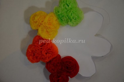 Topiara de șervețele de hârtie cu mâinile lor (tampoane) Topiara de șervețele de hârtie cu mâinile lor
