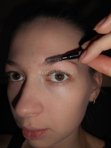 Seara de machiaj cu mâinile (master-class) Seara de make-up cu mâinile lor
