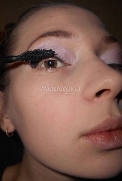 Seara de machiaj cu mâinile (master-class) Seara de make-up cu mâinile lor