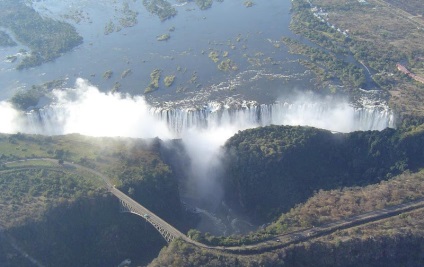 Victoria Falls sau Victoria Falls sau