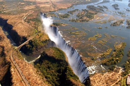 Victoria Falls sau Victoria Falls sau