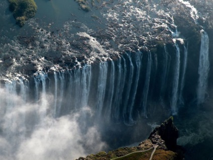 Victoria Falls sau Victoria Falls sau
