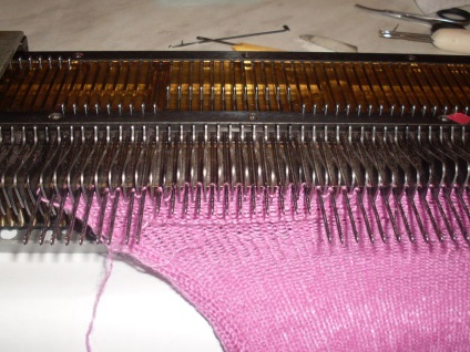 Knit șosete pe mașină de tricotat „Severyanka“ - meseriași echitabil - manual, realizate manual (unul fiecare ac) Knit șosete pe mașină de tricotat „Severyanka“ - meseriași echitabil - manual, lucrate manual