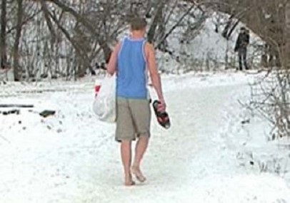 Plimbare cu picioarele goale ... în zăpadă, entuziaști comunitate portal, fitness, wellness, frumusete (mers pe jos) Plimbare cu picioarele goale ... în zăpadă, iubitorii de comunitate portal de fitness de fitness, wellness, frumusete