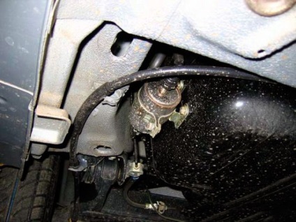 Înlocuirea filtrului de carburant la Kalina, cu propriile mâini - un lucru ușor (combustibil) Înlocuirea filtrului de carburant la Kalina, cu propriile mâini - un lucru ușor
