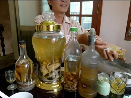 Vodka șarpe (chineză, vietnameză realizare)