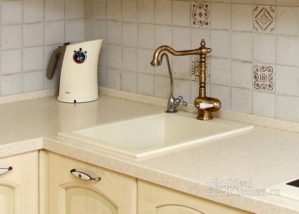 11 pentru idei originale pentru decorarea șorțului în bucătărie (51 poze) (bucatarie) 11 pentru idei originale pentru decorarea șorțului în bucătărie (51 poze)
