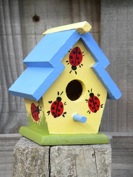 27 de case de păsări, care sunt capabile de zâmbet (felii de pepene galben a) 27 birdhouses, care sunt în măsură să aducă un zâmbet