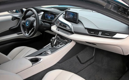 I8 și dmc-12 (tip I8 și DeLorean dmc-12