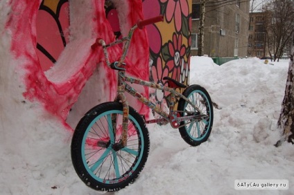 Bmx ca arta (arta), un jurnal on-line de biciclete (GIR fiksed) Bmx ca arta (arta), revista Internet despre biciclete