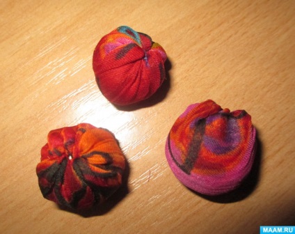 Granulele de țesut (secundar) Colier realizat din material textil