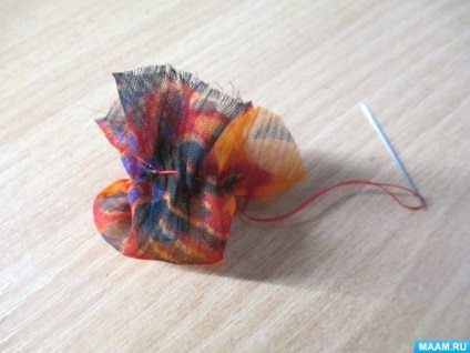Granulele de țesut (secundar) Colier realizat din material textil