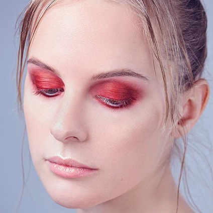 Beauty trend-roșu ochi umbră, bârfă (nuanțe de roșu poate) Beauty trend-roșu ochi umbră, bârfe