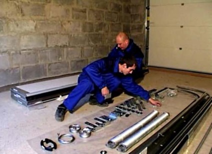 Ușile secționale roll-up de garaj cu mâinile lor (de ridicare) Ușile secționale de garaj roll-up cu mâinile lor