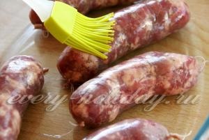cârnați de casă din carne de porc, coaptă în cuptor (cârnați) salam de casa din carne de porc, coapte în cuptor