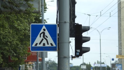 semn de circulație „trecere de pietoni“ și tot ce trebuie să știi despre el automobilist (semn) semn de circulație „trecere de pietoni“ și tot ce trebuie să știi despre el automobilist