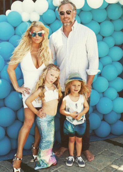 Jessica Simpson a pierdut in greutate, fotografie 2017 (Jessica) Jessica Simpson a pierdut în greutate, fotografie 2017