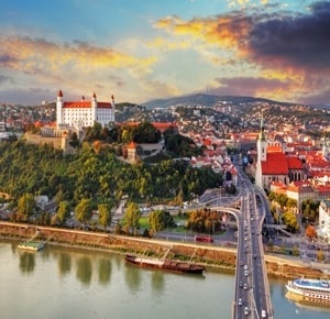 Orașul de Bratislava și principalele sale atracții cu descrieri și fotografii (oraș) Orașul de Bratislava și principalele sale atracții cu descrieri și fotografii