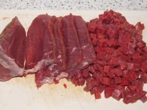 Carne presata de vita cu rosii (tomate) tocană de vită cu roșii