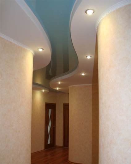 Ce plafonul în hol - opțiuni de proiectare, care design-ul este cel mai bun dintre panouri, din material plastic (ceea ce plafonul face sala) Ce plafonul în hol - opțiuni de proiectare, care design-ul este cel mai bun din panouri, din material plastic