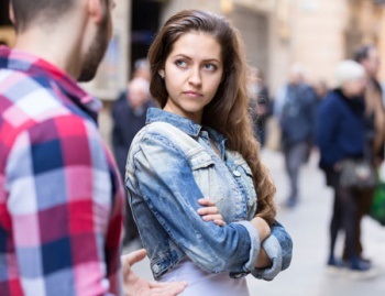 Ca primul să se întâlnească cu un bărbat (prima) Pe măsură ce primul a face cunoștință cu un bărbat