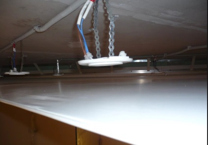 Cum se conectează lampa cu LED-uri la punctul de conectare 220B de lămpi, un circuit de transformator 220 (LED-uri) Cum se conectează lampa cu LED-uri la punctul 220B de conectare a lămpilor, circuitul de transformare 220