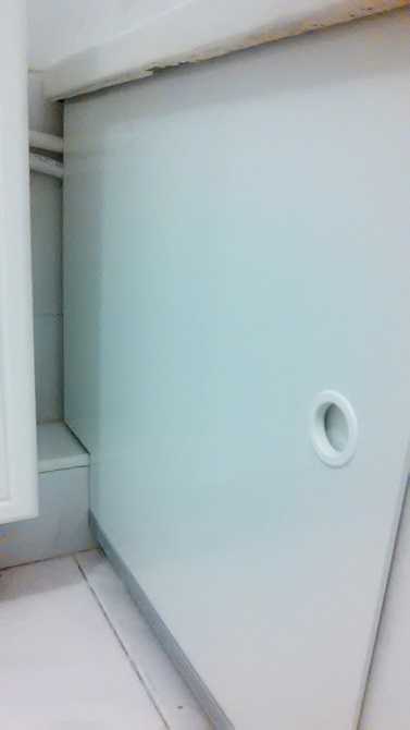 Cum să tăiați ecran pentru o baie cu mâinile (pentru a decupa ecranul, în baia de la domiciliu) Cum să tăiați ecran pentru o baie cu mâinile