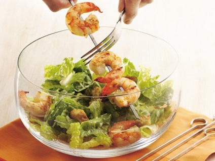 Cum de a găti o salata Caesar delicios cu creveți (bucătar) Cum de a găti o salata Caesar delicios cu creveți