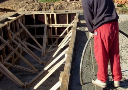 Cum sa faci o piscină în țară cu propriile lor variante și etape de construcție propriile mâini (de a face) Cum sa faci o piscină în țară cu propriile lor variante și etape de construcție propriile mâini