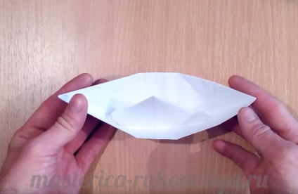 Cum sa faci o barca de hârtie fotografii scheme de origami și tutoriale video (do) Cum sa faci o barca de hârtie fotografii scheme de origami și lecții video,