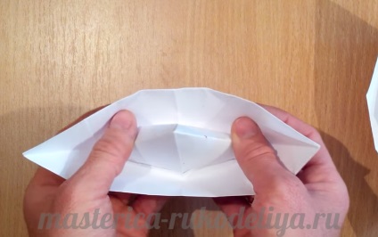 Cum sa faci o barca de hârtie fotografii scheme de origami și tutoriale video (do) Cum sa faci o barca de hârtie fotografii scheme de origami și lecții video,