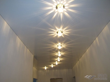 Cum de a face plafonul în plafonul hol de gips-carton cu iluminare, suspendate într-un coridor îngust, (plafon) Cum de a face plafonul în plafonul hol de gips-carton cu iluminare, suspendat într-un coridor îngust,