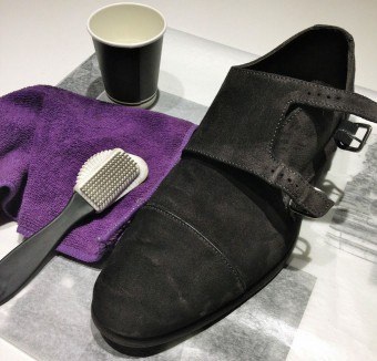 Cum să aibă grijă de pantofi de piele de căprioară, care a servit pentru o lungă perioadă de timp (soluție de amoniac) Cum să aibă grijă de pantofi piele, care a servit pentru o lungă perioadă de timp