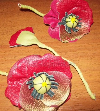 Pictura de maci pielii cu mâinile (Maki) Pictura a pielii cu mâinile tale maci