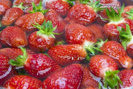 Strawberries de la A la Z (căpșuni) Strawberries de la A la Z