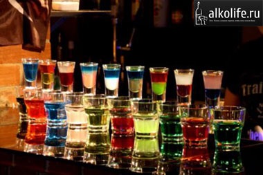 Cocktail-uri de la Sambuca cele mai bune rețete (de gătit absint necesar) Cocktail-uri de la Sambuca cele mai bune rețete