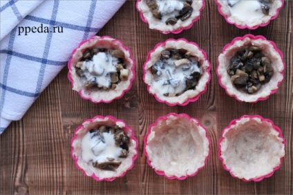 coșuri de pui cu ciuperci (coșuri) Coș de pui cu ciuperci