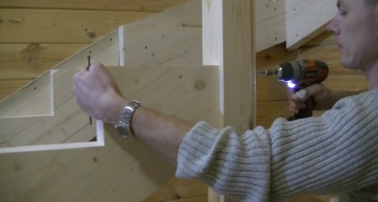 Scară cu mâinile lor și alte produse din lemn, elemente de construcție, instrucțiuni, clipuri video și fotografii (lor) Scară cu mâinile lor și alte produse din lemn, elemente de construcție, instrucțiuni, clipuri video și fotografii