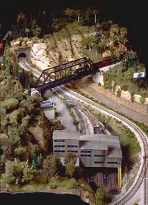 Model de cale ferată cu mâinile lor (lor) Model de cale ferată cu mâinile lor