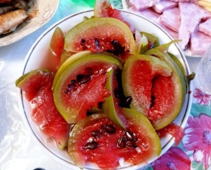 Decaparea și Solim (ca pepeni verzi se pregătească pentru iarnă) Pickle și Solim