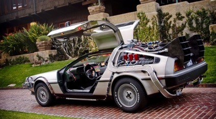 Time Machine DeLorean DMC-12 (DeLorean) Time Machine DeLorean DMC-12