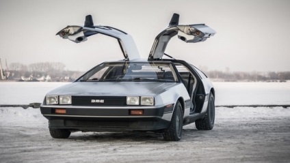 Time Machine DeLorean DMC-12 (mașină) Time Machine DeLorean DMC-12