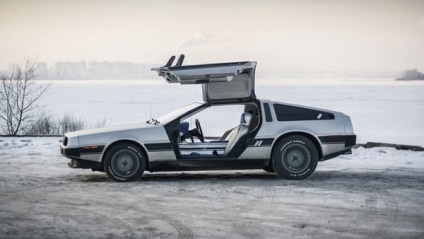 Time Machine DeLorean DMC-12 (DeLorean) Time Machine DeLorean DMC-12