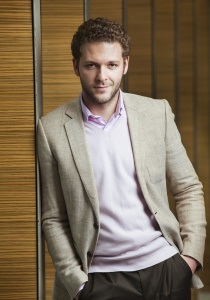 Pe cârlig! (2011) - ceas on-line (on-line) Pe cârlig! (2011) - Uita-te online
