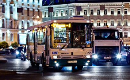 Autobuzele de noapte și Metro București în 2017 calendar