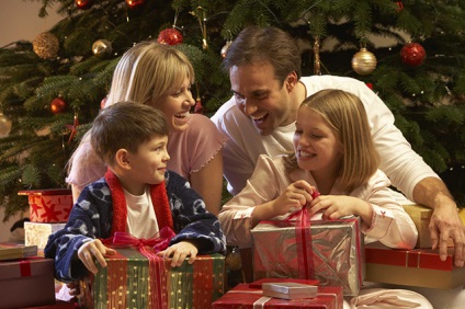 Anul Nou cu familia (Nou) Anul Nou cu familia